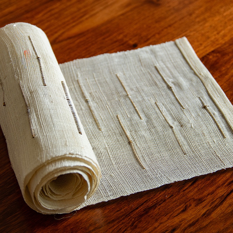 Linen Table Runner - Taplak Meja untuk Upacara Minum Teh